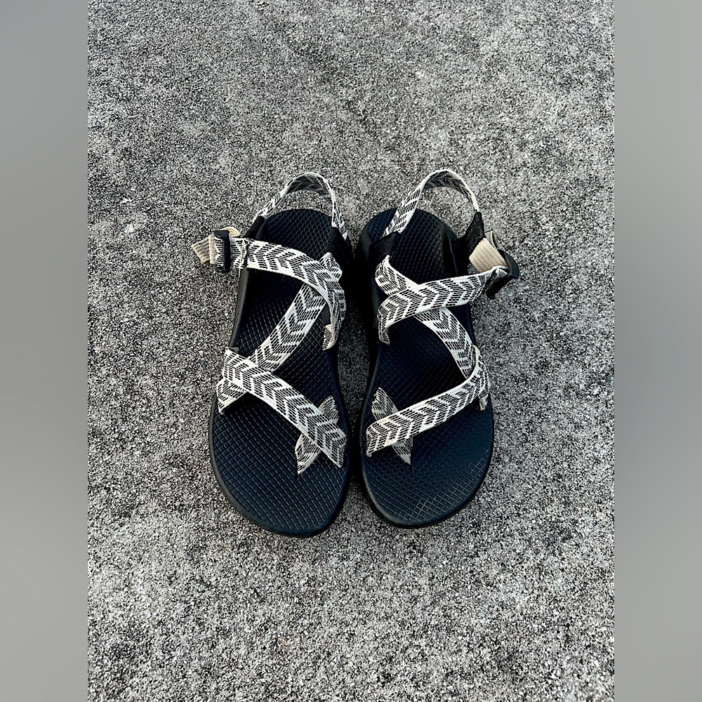 Chaco’s / Z2 / Classic / Women’s Sandals / Adjustable Toe Strap / US 8